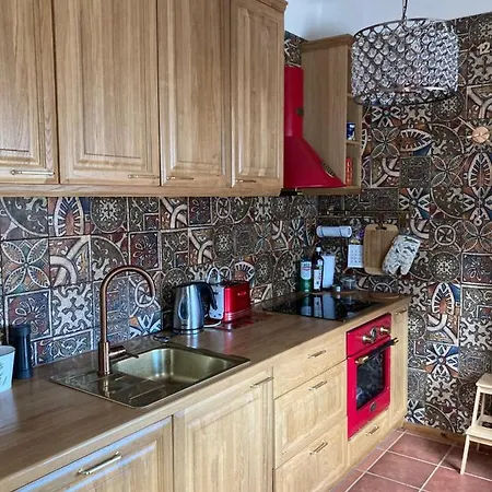 Apartment In A Peaceful Neighbourhood *